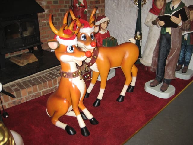 Reindeer Small (Sitting)