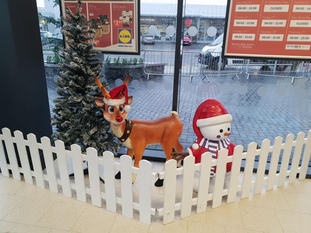 Reindeer Small (Standing)
